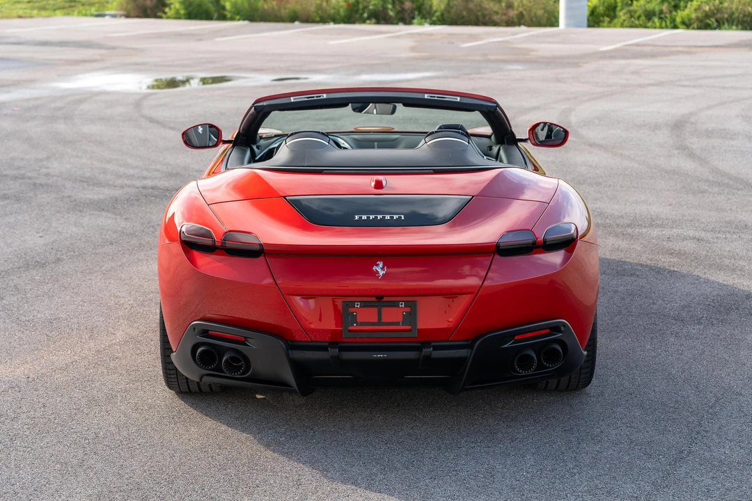 2024 Ferrari Roma Spider - Image 18 of 31
