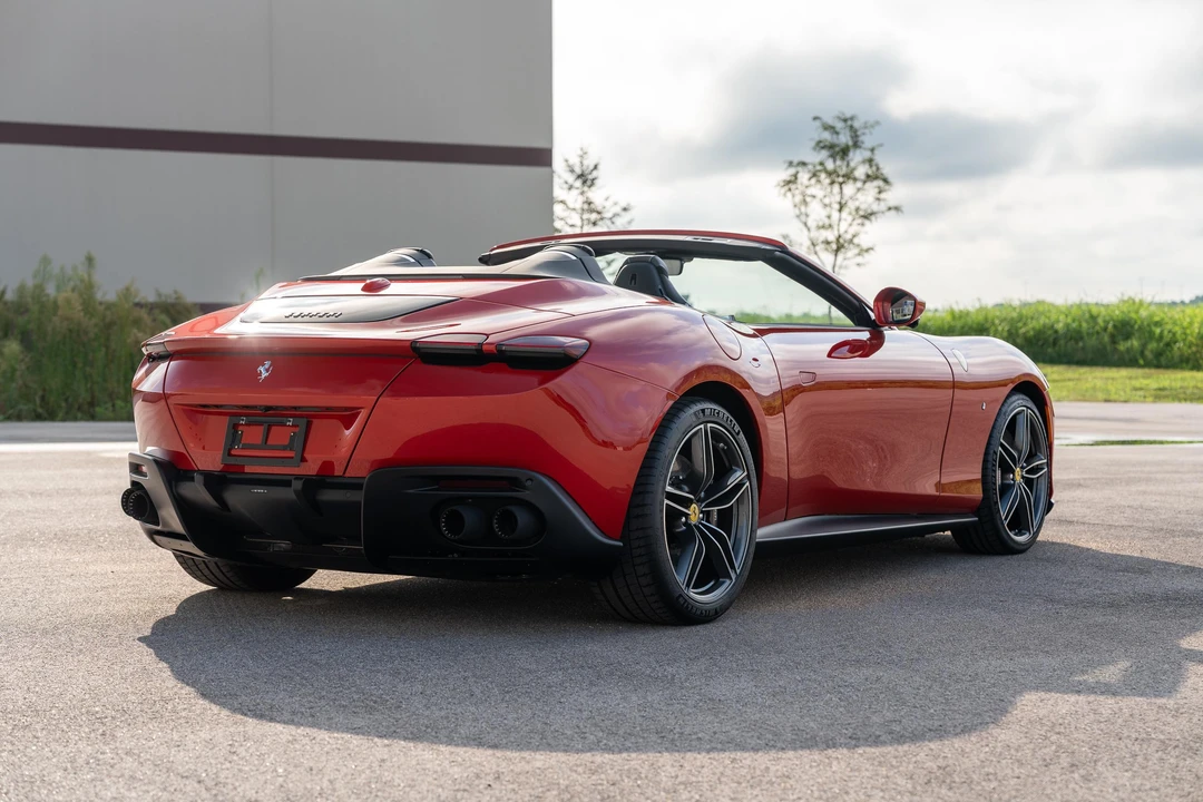 2024 Ferrari Roma Spider - Image 22 of 31