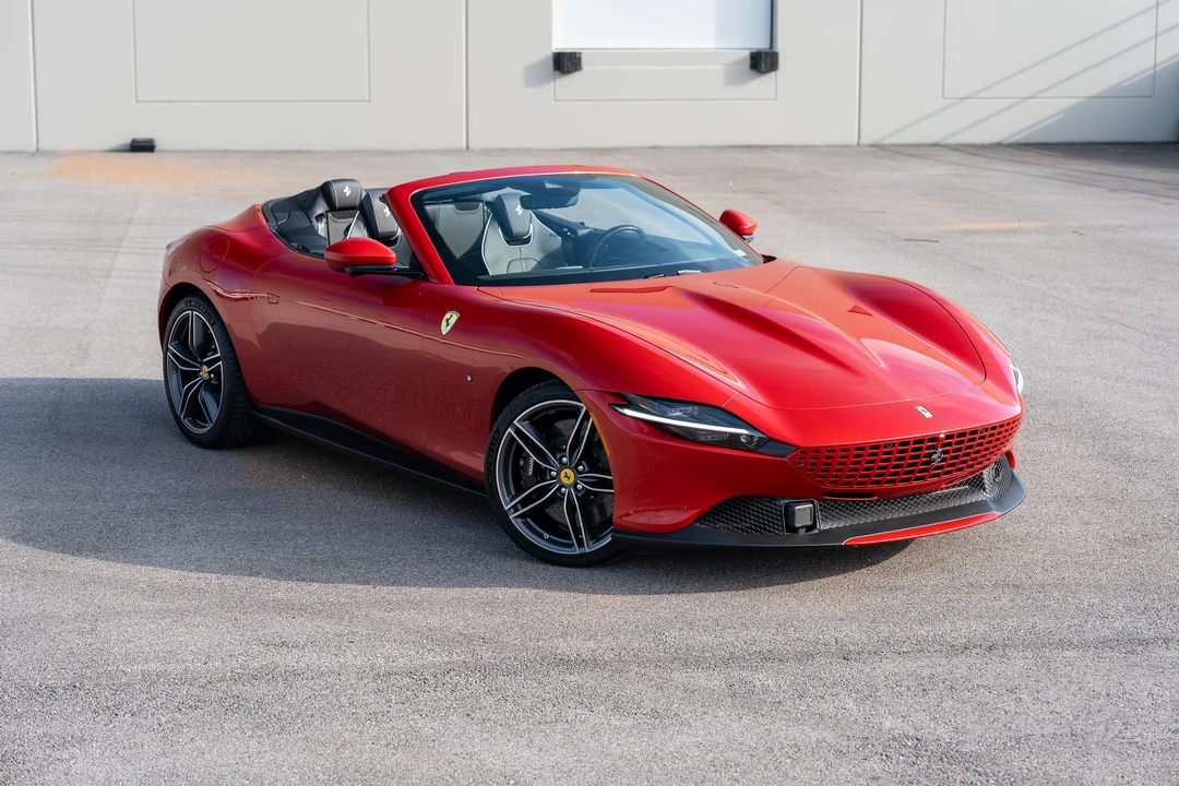 2024 Ferrari Roma Spider - Image 24 of 31