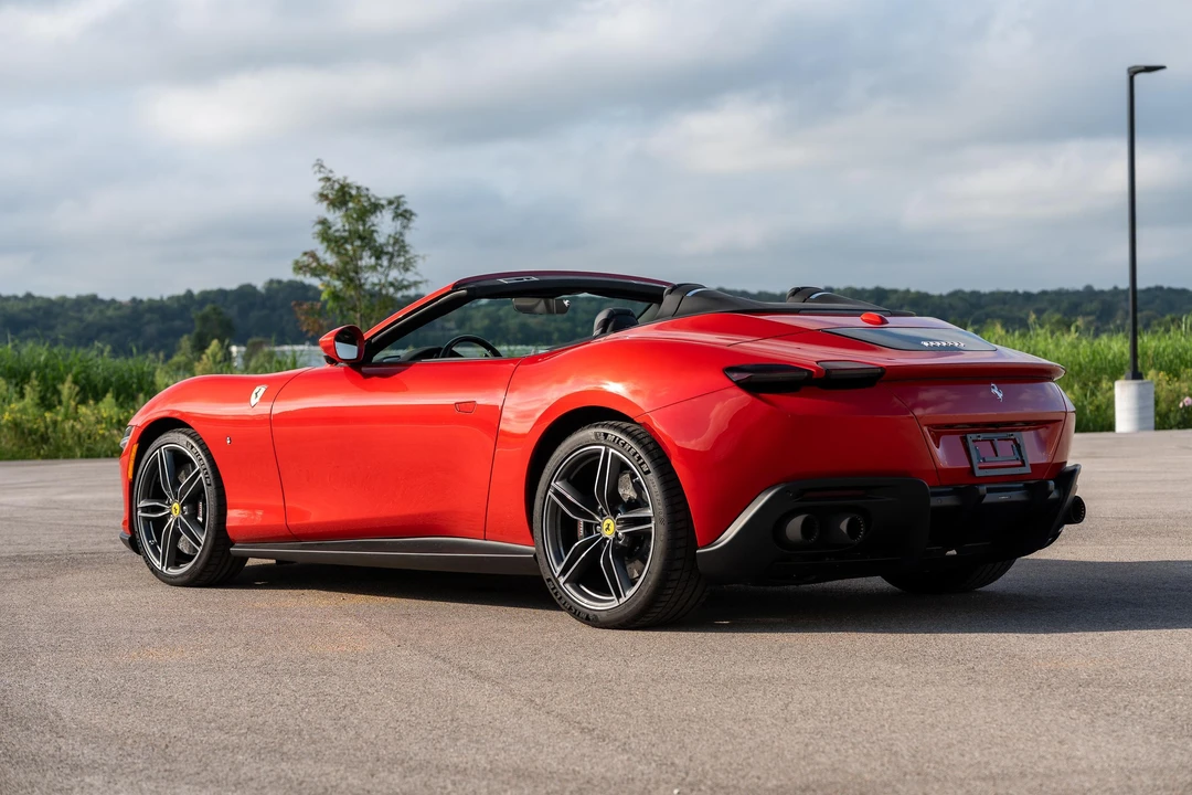 2024 Ferrari Roma Spider - Image 14 of 31