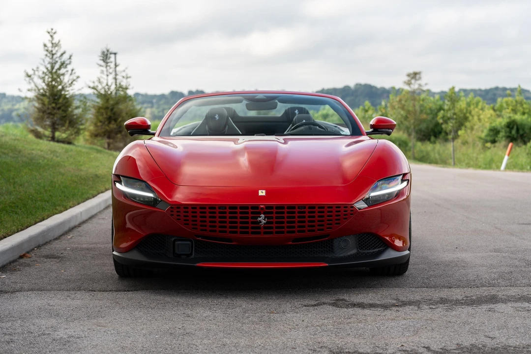 2024 Ferrari Roma Spider - Image 7 of 31