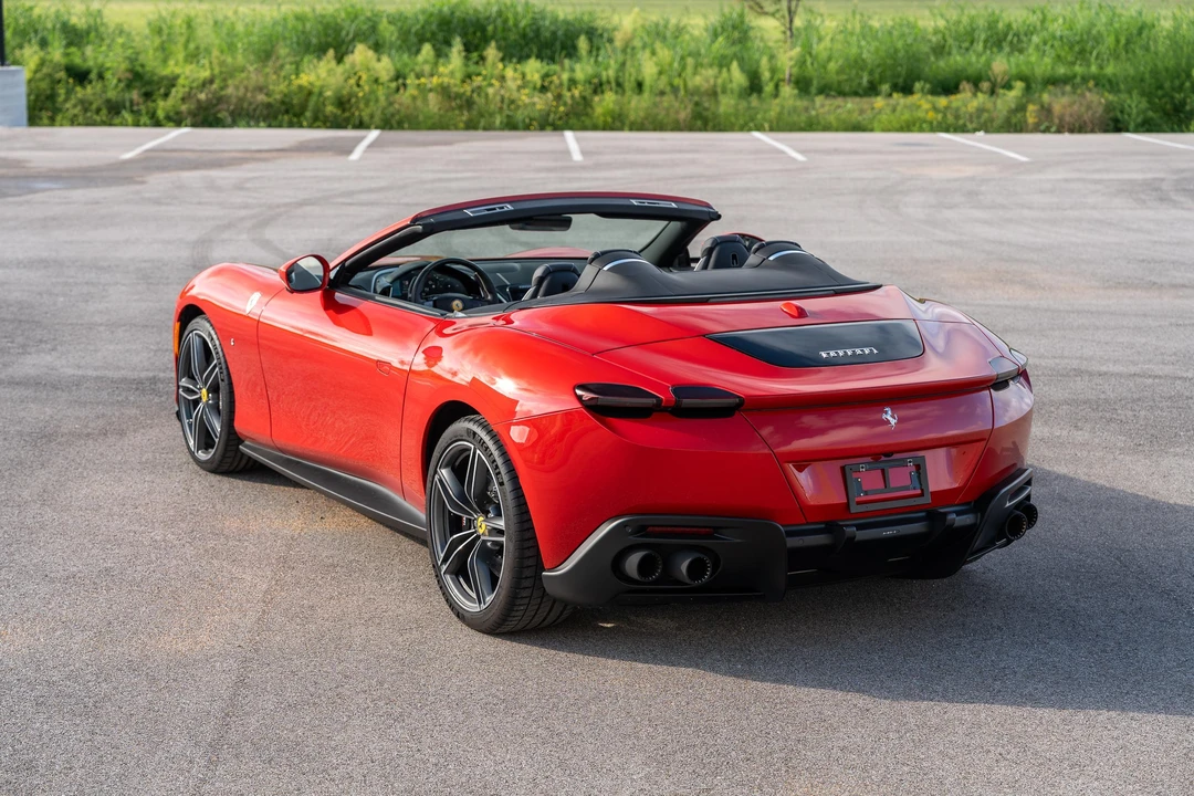 2024 Ferrari Roma Spider - Image 16 of 31