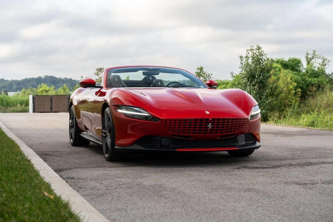2024 Ferrari Roma Spider - Image 28 of 31