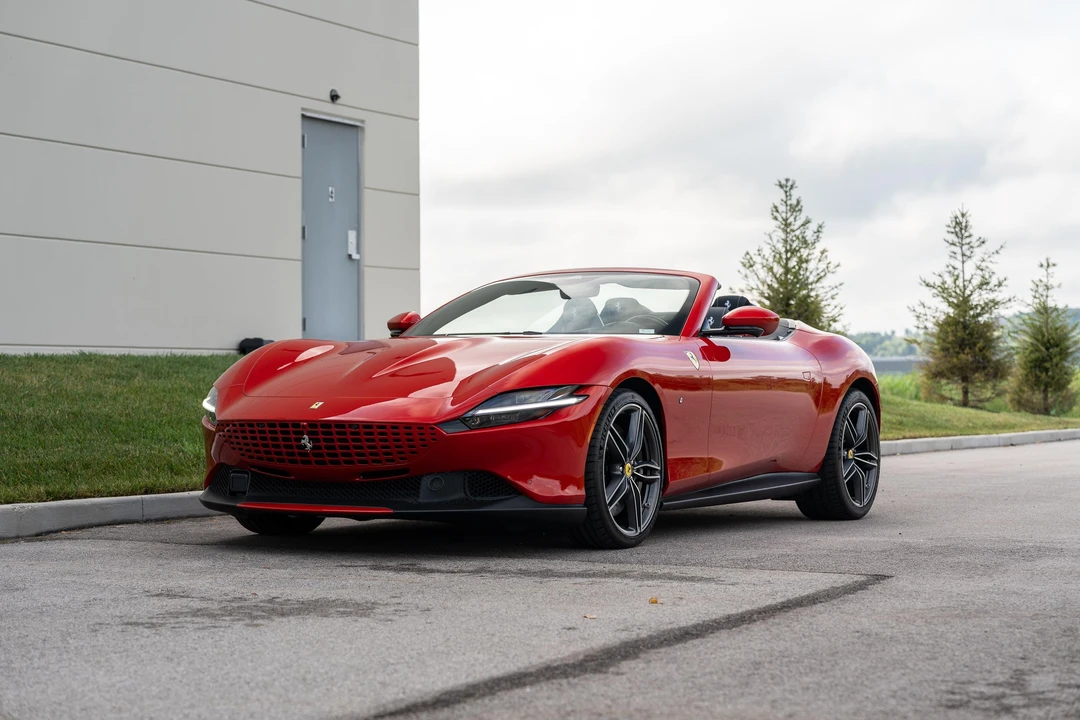 2024 Ferrari Roma Spider - Image 9 of 31
