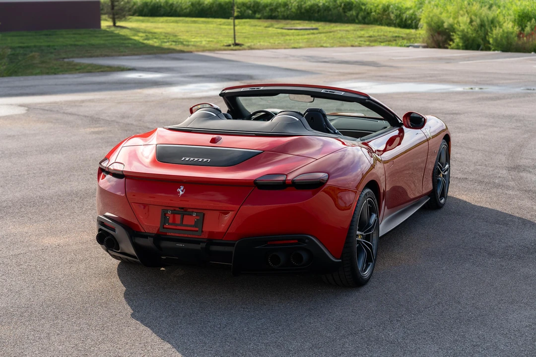 2024 Ferrari Roma Spider - Image 19 of 31