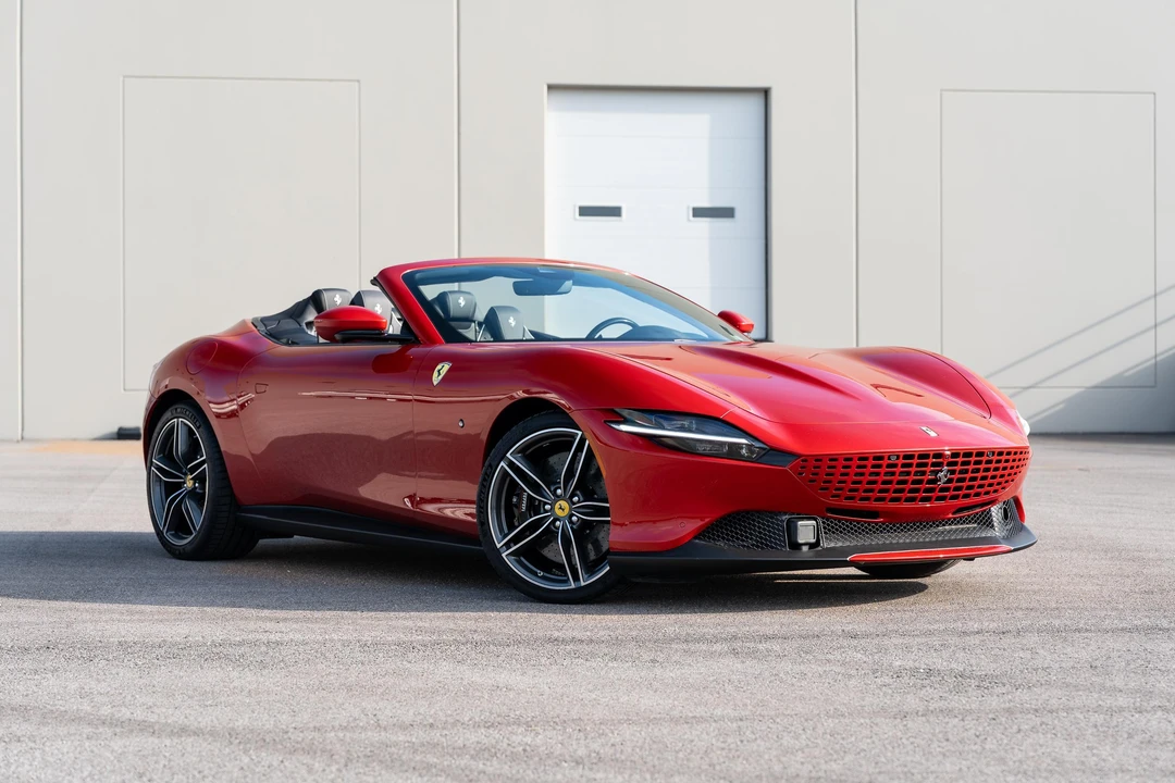 2024 Ferrari Roma Spider - Image 25 of 31