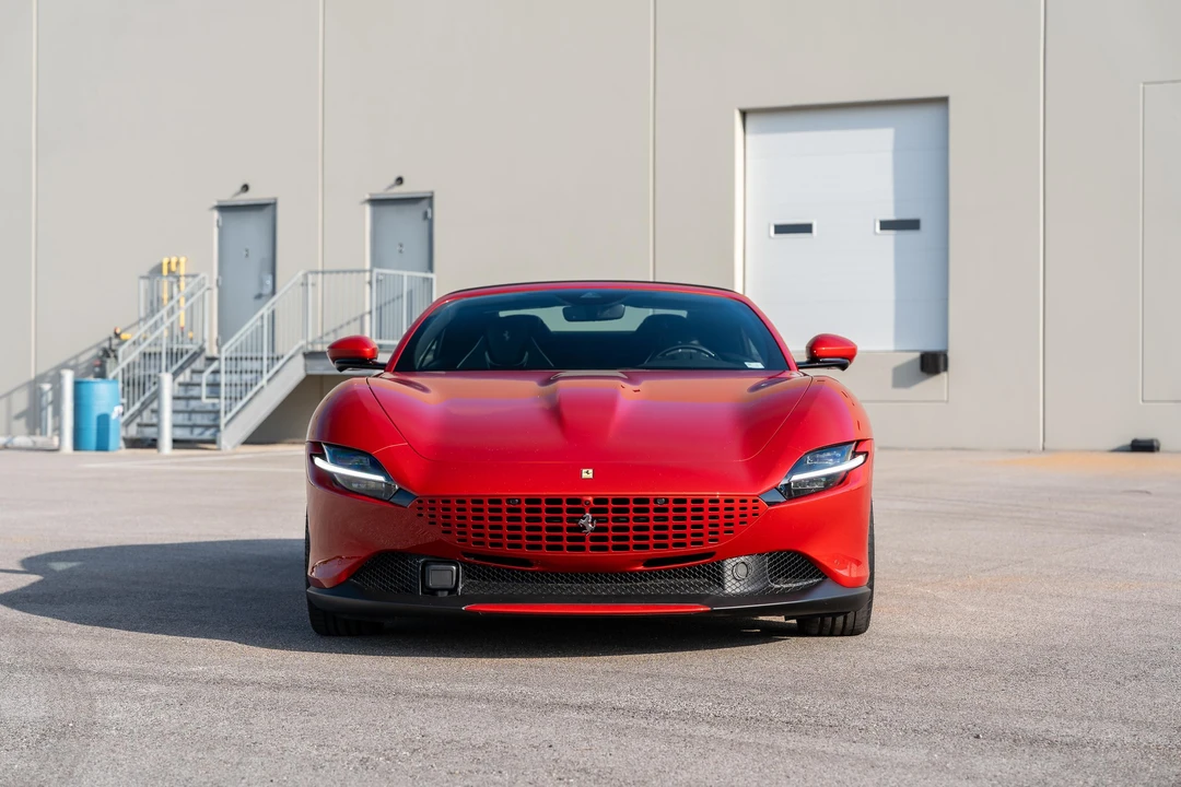 2024 Ferrari Roma Spider - Image 29 of 31