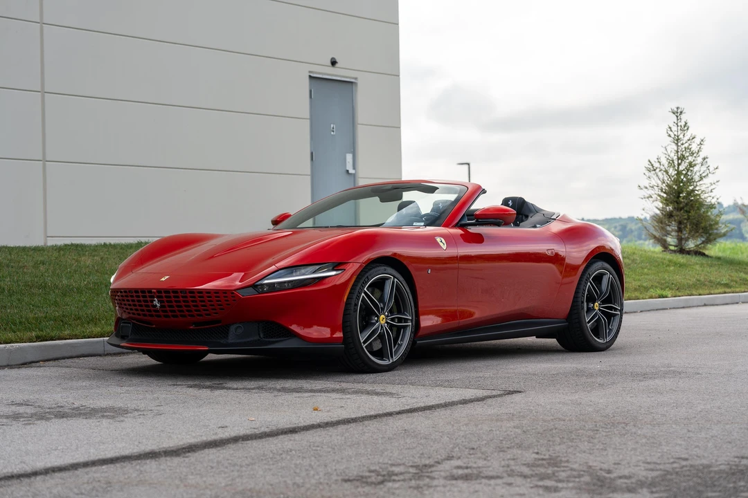 2024 Ferrari Roma Spider - Image 12 of 31