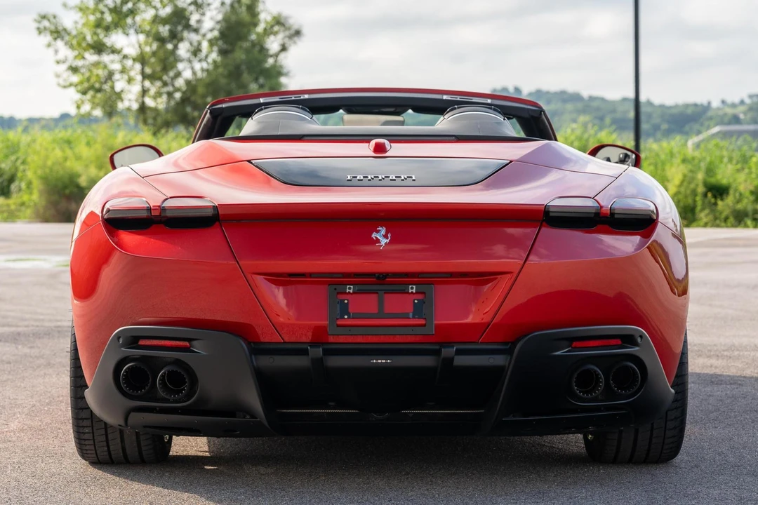 2024 Ferrari Roma Spider - Image 5 of 31