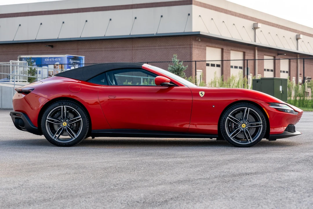 2024 Ferrari Roma Spider - Image 3 of 31