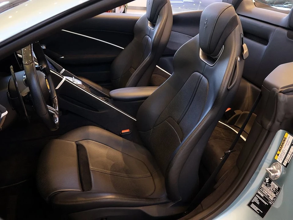 2024 Ferrari Roma Spider - Image 5 of 31