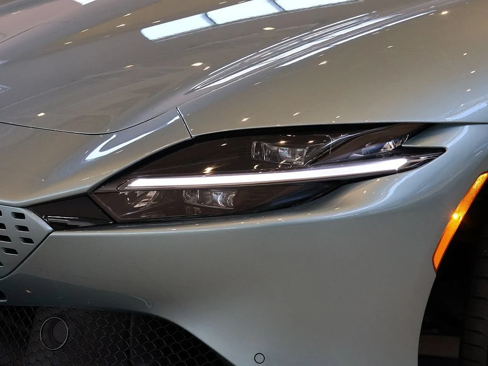 2024 Ferrari Roma Spider - Image 20 of 31