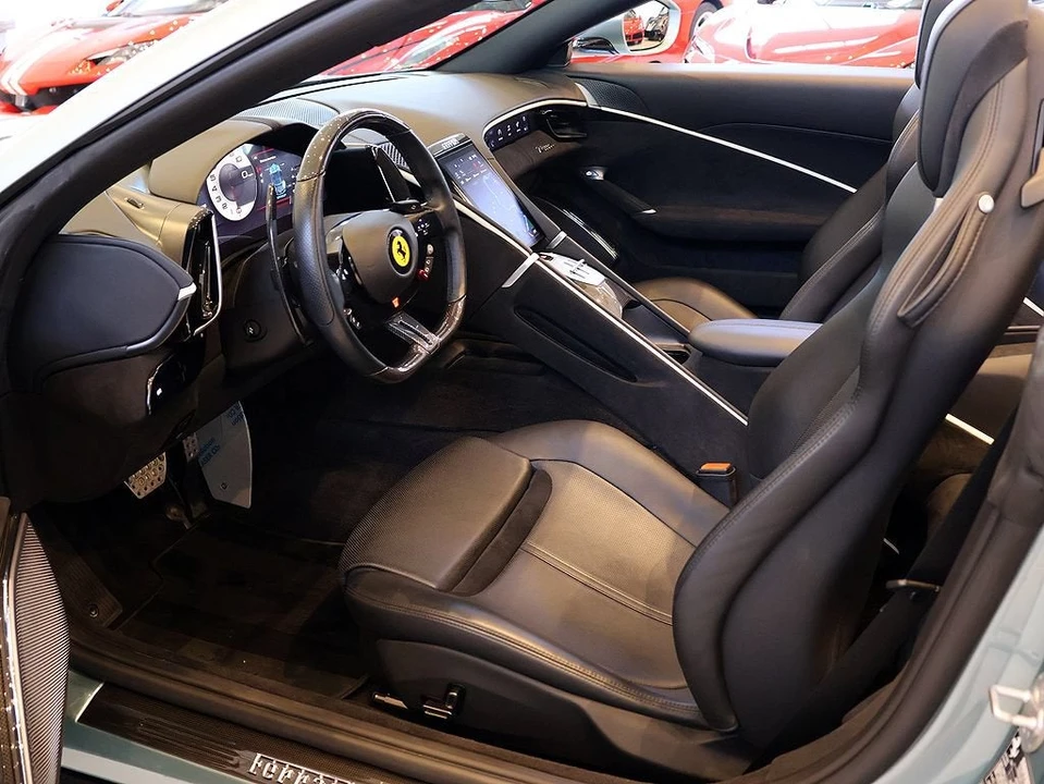 2024 Ferrari Roma Spider - Image 4 of 31