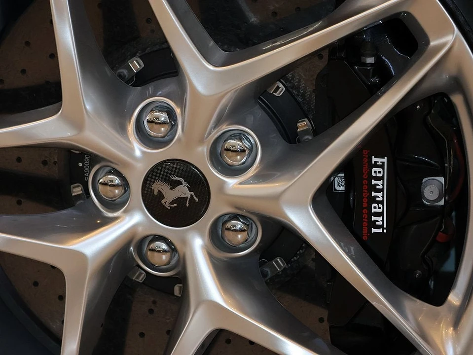 2024 Ferrari Roma Spider - Image 23 of 31