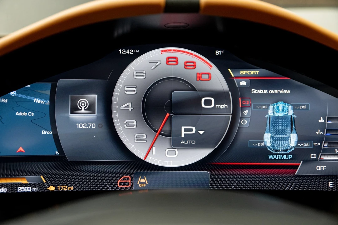 2024 Ferrari Roma Spider - Image 27 of 31