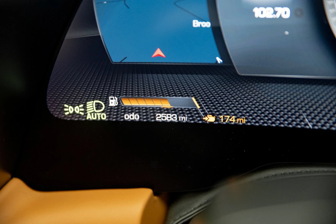 2024 Ferrari Roma Spider - Image 25 of 31