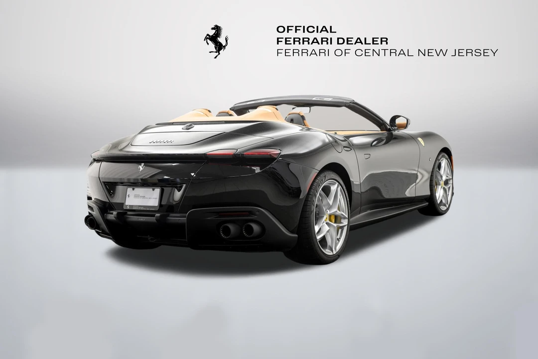 2024 Ferrari Roma Spider - Image 7 of 31