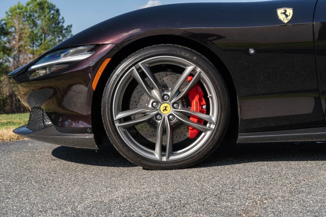 2024 Ferrari Roma Spider - Image 12 of 31