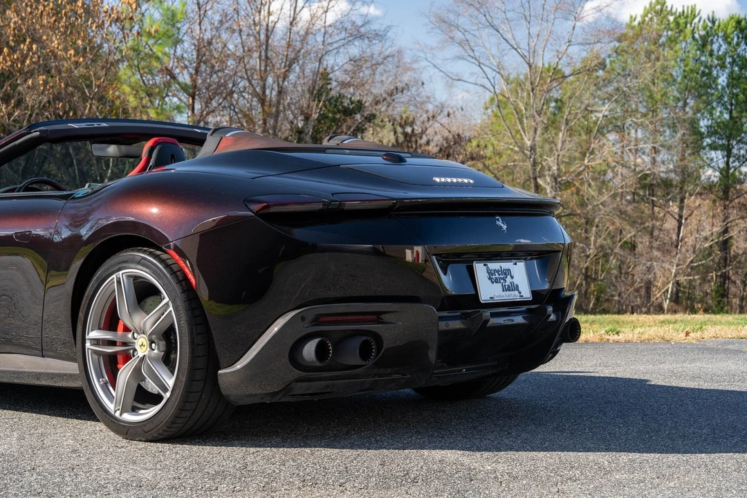 2024 Ferrari Roma Spider - Image 22 of 31