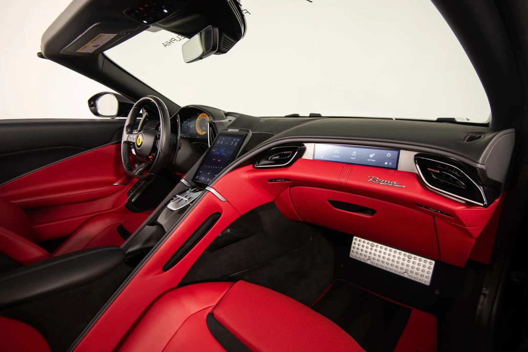 2024 Ferrari Roma Spider - Image 18 of 31