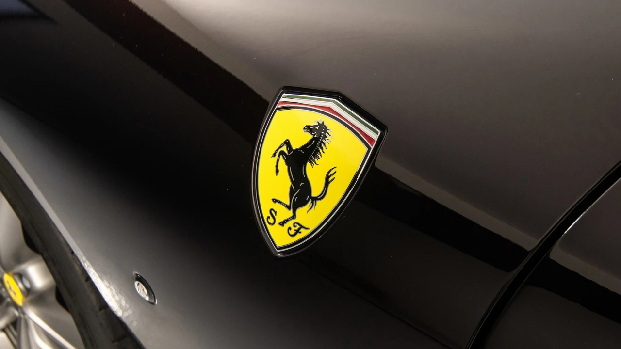 2024 Ferrari Roma Spider - Image 31 of 31