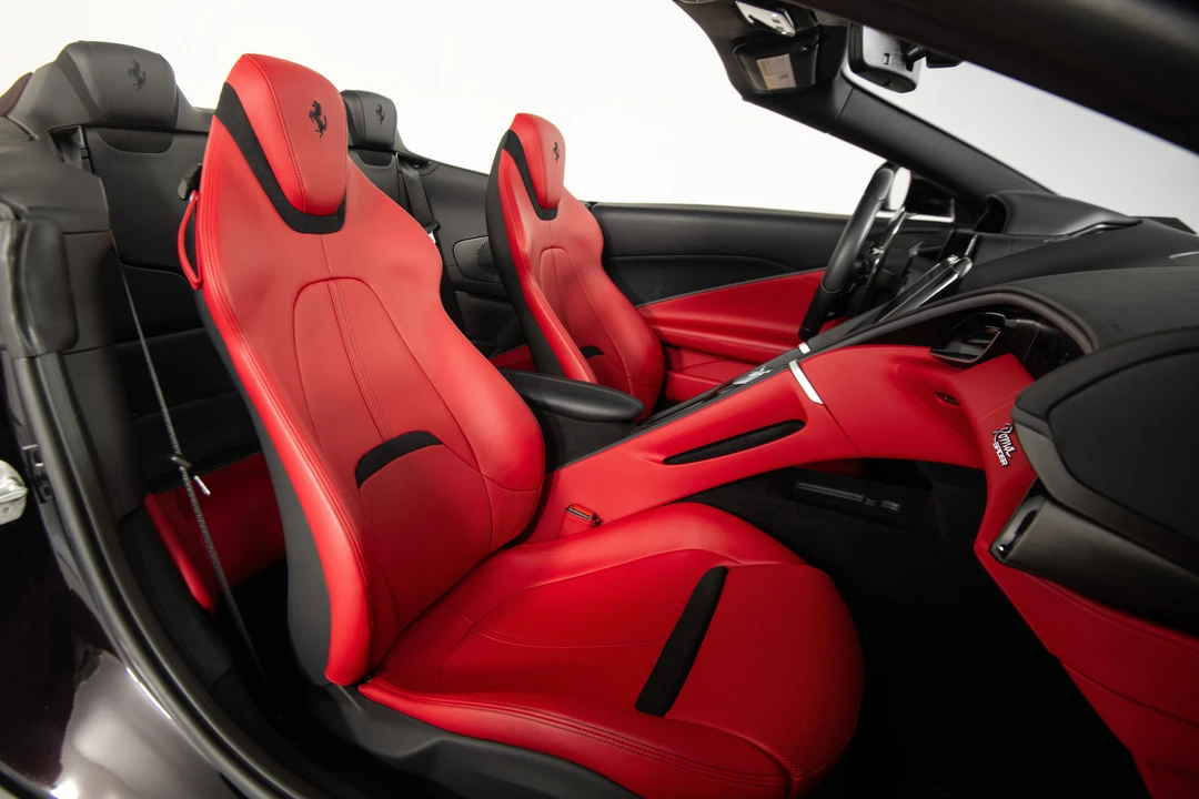 2024 Ferrari Roma Spider - Image 17 of 31