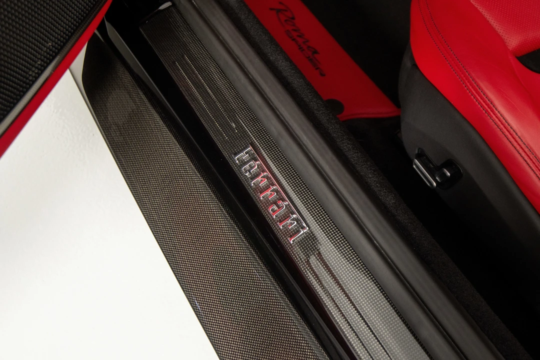 2024 Ferrari Roma Spider - Image 11 of 31