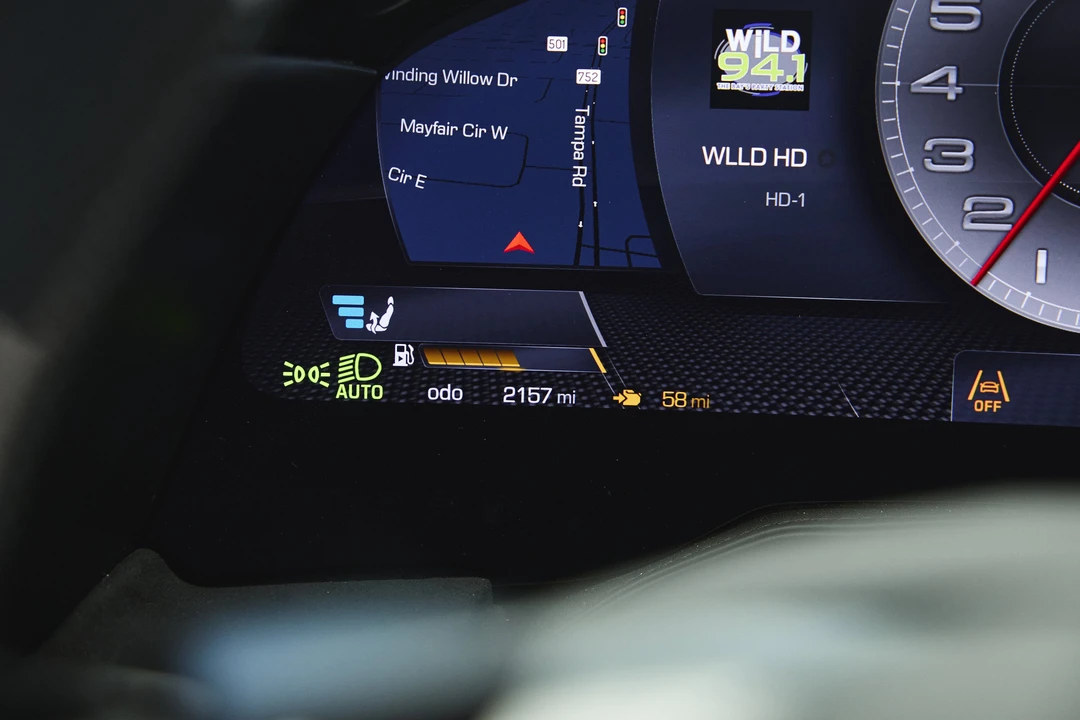 2024 Ferrari Roma Spider - Image 18 of 31