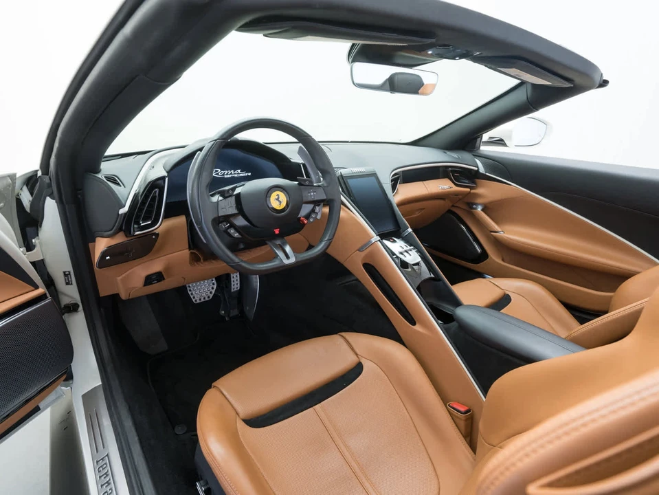 2024 Ferrari Roma Spider - Image 12 of 31