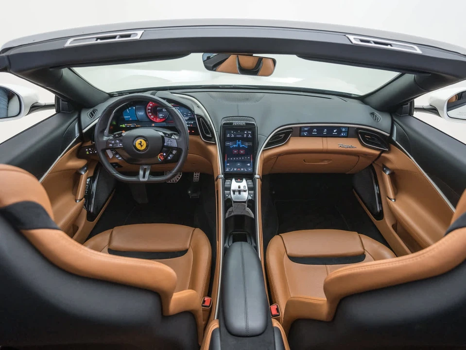 2024 Ferrari Roma Spider - Image 27 of 31