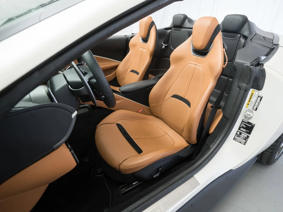 2024 Ferrari Roma Spider - Image 16 of 31