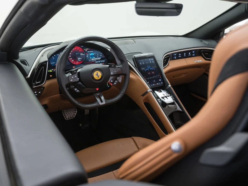 2024 Ferrari Roma Spider - Image 26 of 31
