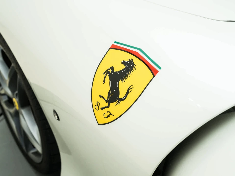2024 Ferrari Roma Spider - Image 15 of 31