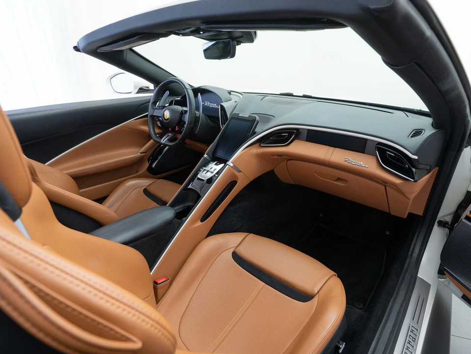 2024 Ferrari Roma Spider - Image 13 of 29