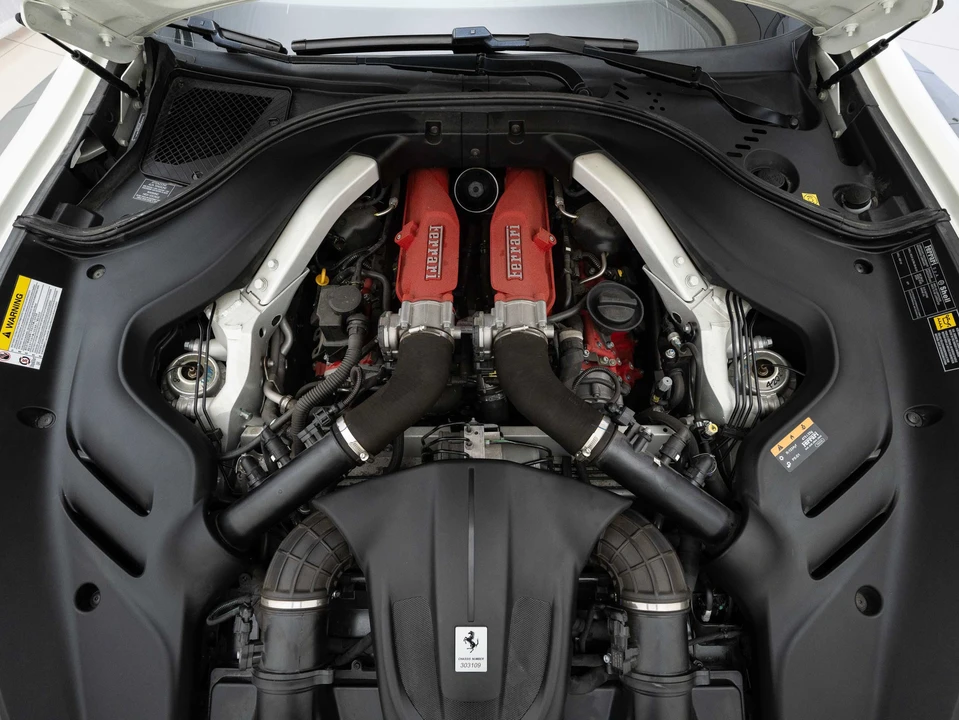 2024 Ferrari Roma Spider - Image 27 of 29