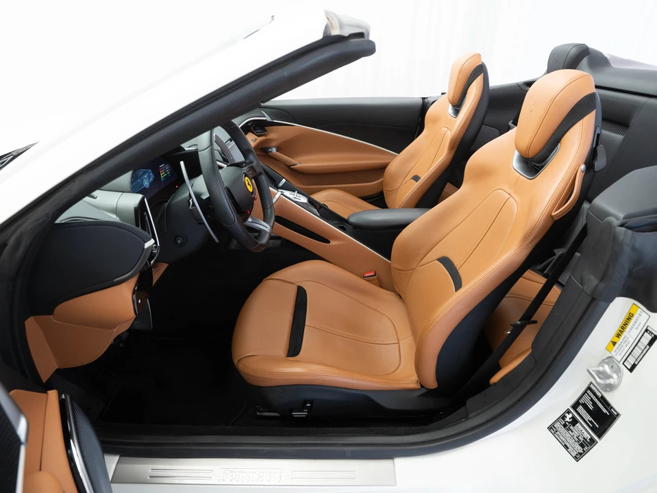 2024 Ferrari Roma Spider - Image 10 of 29