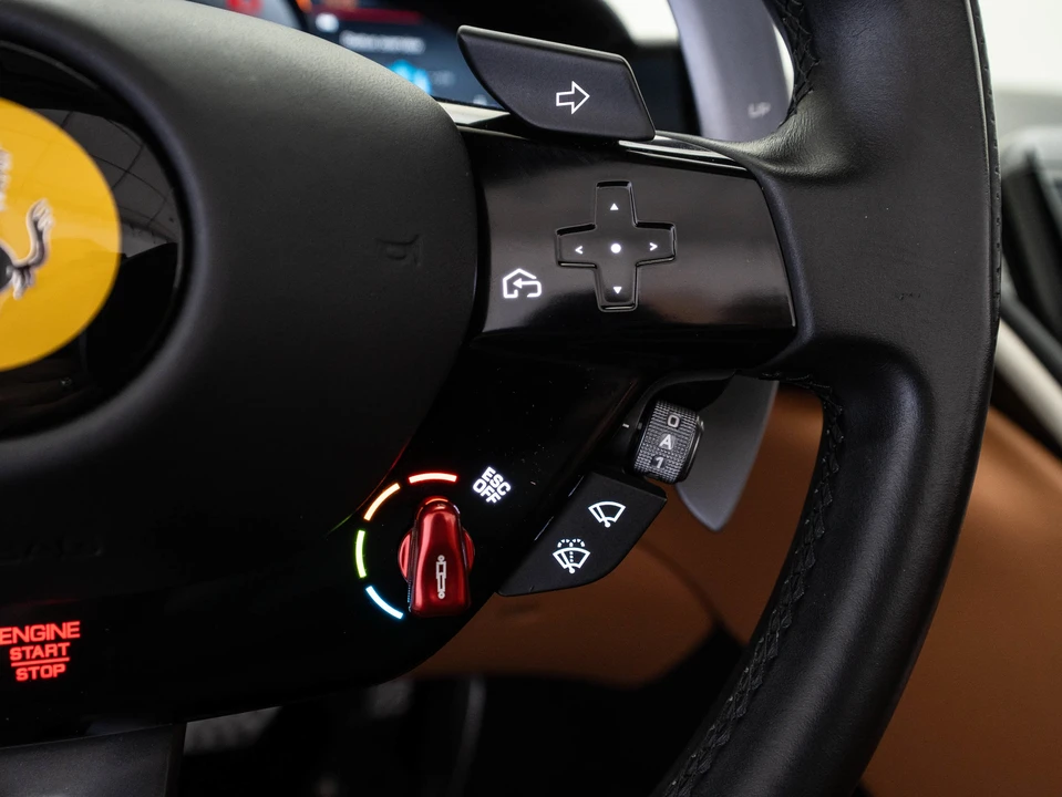2024 Ferrari Roma Spider - Image 19 of 29