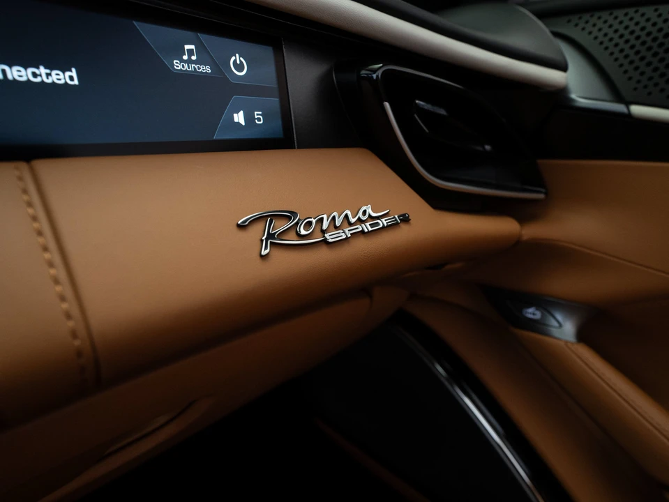2024 Ferrari Roma Spider - Image 23 of 29
