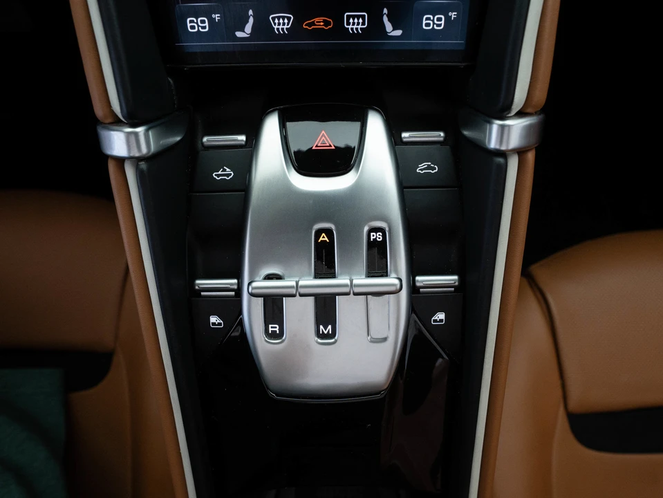 2024 Ferrari Roma Spider - Image 22 of 29