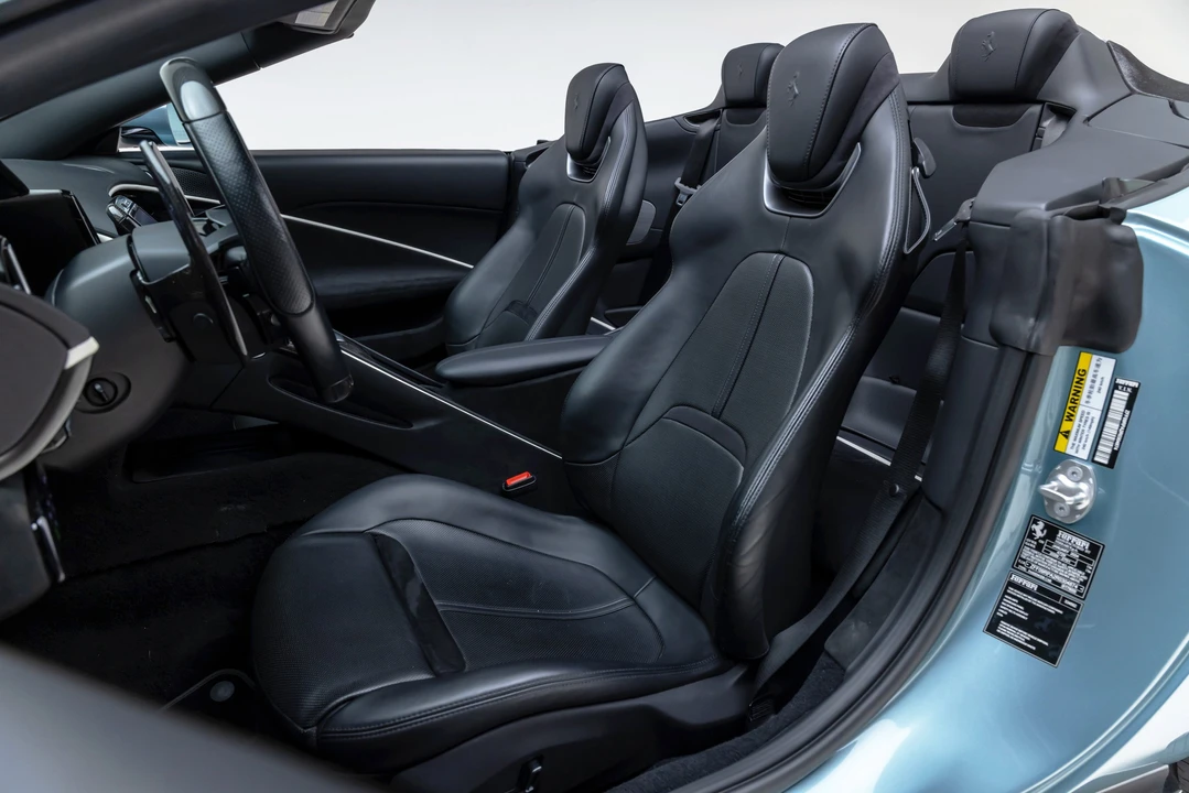 2024 Ferrari Roma Spider - Image 24 of 31