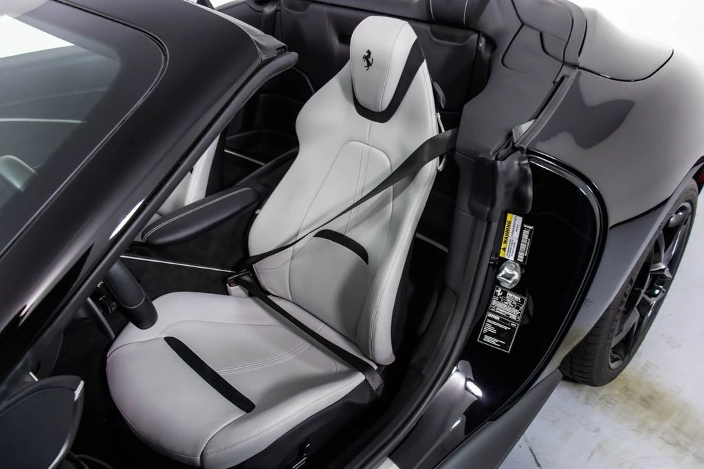 2024 Ferrari Roma Spider - Image 6 of 31