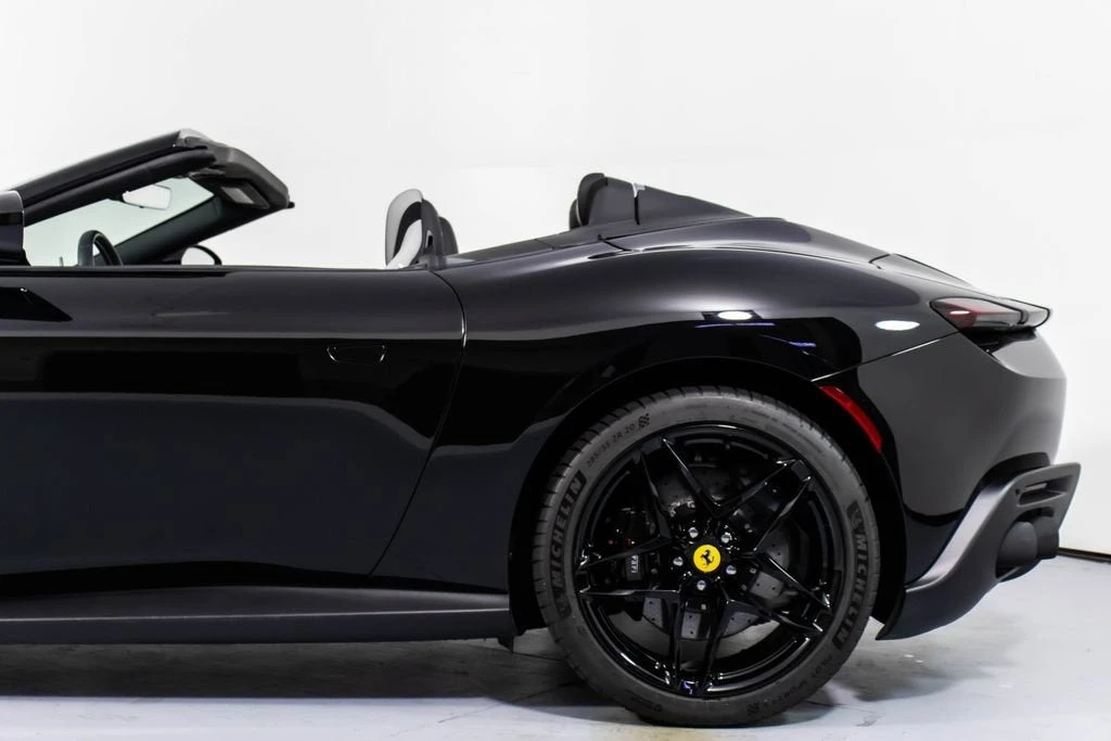 2024 Ferrari Roma Spider - Image 27 of 31