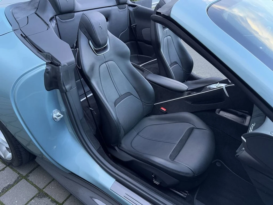 2024 Ferrari Roma Spider - Image 24 of 31