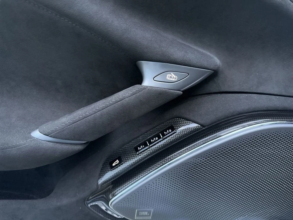 2024 Ferrari Roma Spider - Image 13 of 31