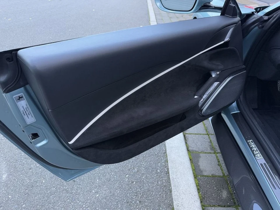 2024 Ferrari Roma Spider - Image 28 of 31