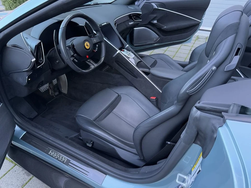 2024 Ferrari Roma Spider - Image 29 of 31