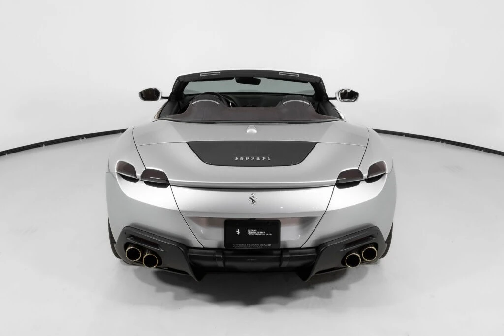 2024 Ferrari Roma Spider - Image 7 of 31
