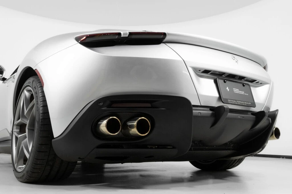 2024 Ferrari Roma Spider - Image 19 of 31