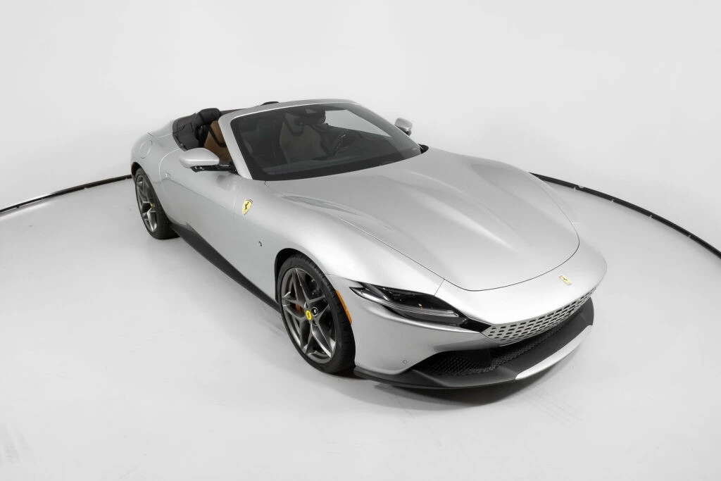 2024 Ferrari Roma Spider - Image 12 of 31
