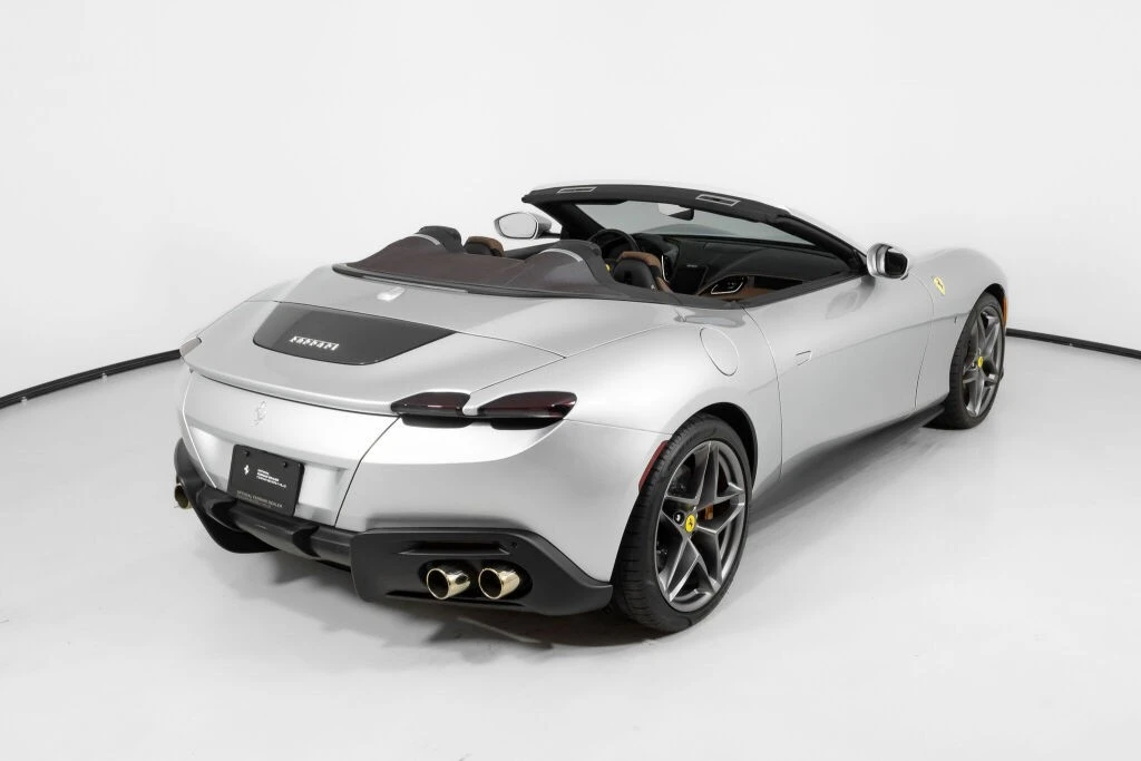 2024 Ferrari Roma Spider - Image 9 of 31